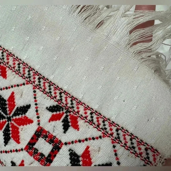 Greek Chicken Rooster Embroidered Vintage Table
Runner 80's Vintage Kitschy Fun - Picture 8 of 13